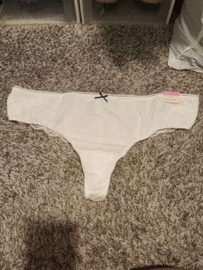 Cacique White Lace-Trim Thong with Navy Bow